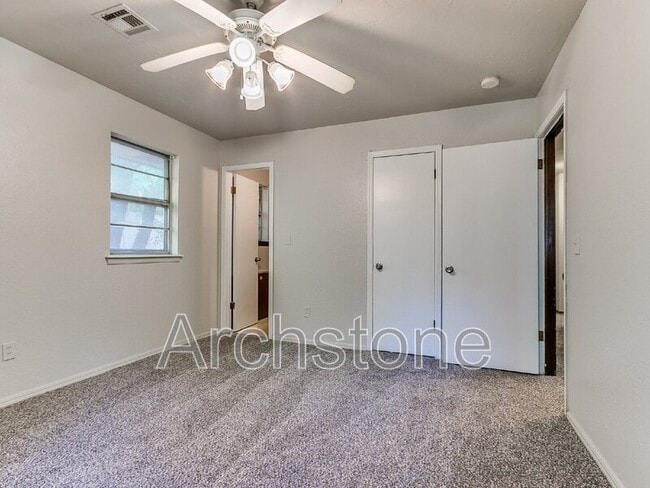 Building Photo - 5216 Coble St