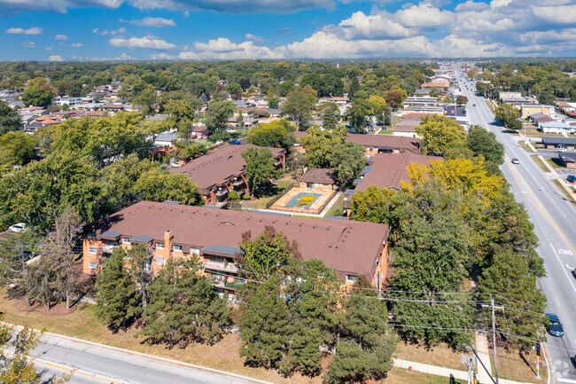 Aerial Photo - Forest Glen Condos