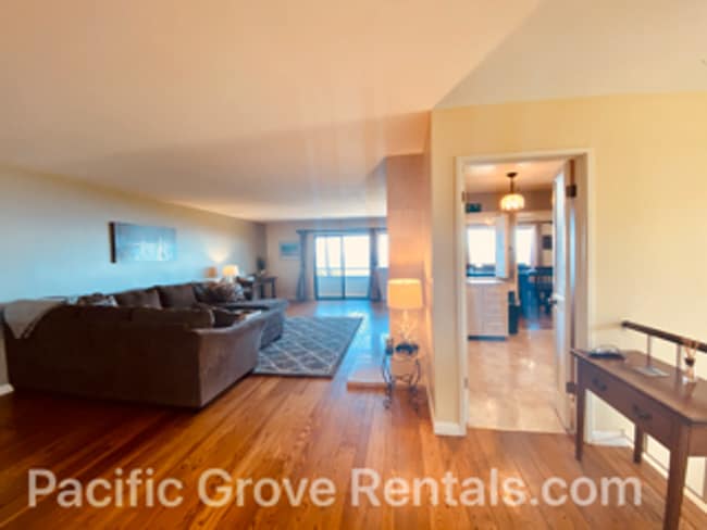 Building Photo - Amazing Views from this 3-Bedroom 3 Bath C...