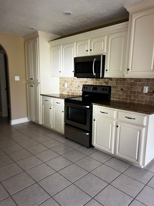 Building Photo - 317 Barbara Dr