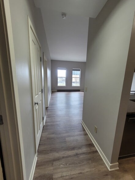 Primary Photo - 113 W Wayne St