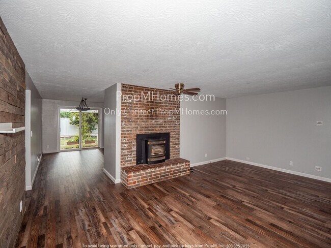 Building Photo - Charming Three Bedroom Ranch In Oak Grove w/ Lawn Care Included!