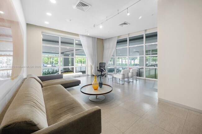 Building Photo - 1900 N Bayshore Dr