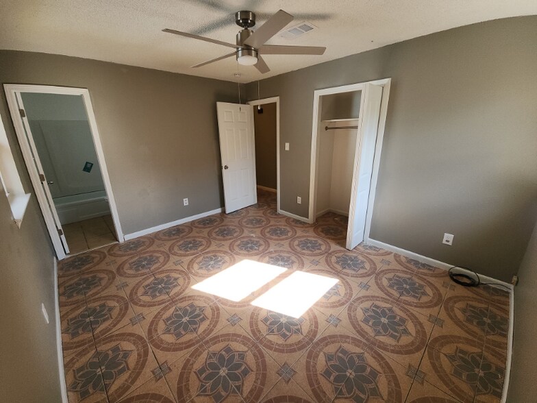 Building Photo - 1003 Bartow Ave