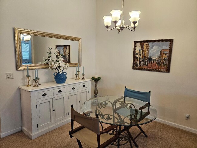Building Photo - 552 Calamondin Way SW