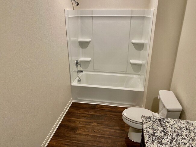 Building Photo - Experience Luxury Living: 4 Beds, 2.5 Bath...