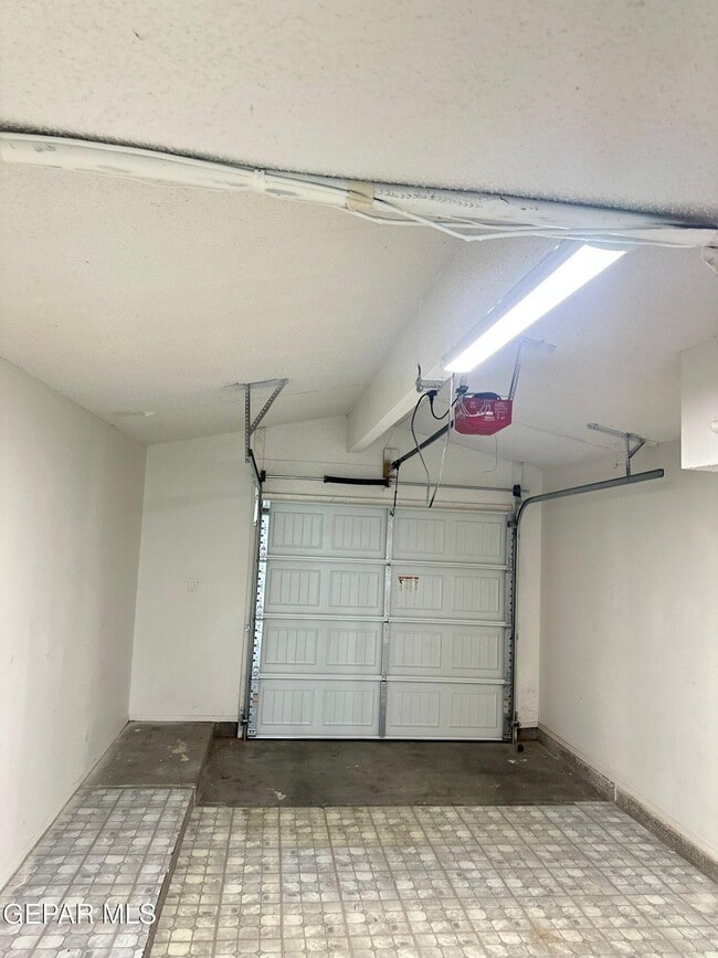 Building Photo - 2509 Red Sails Dr