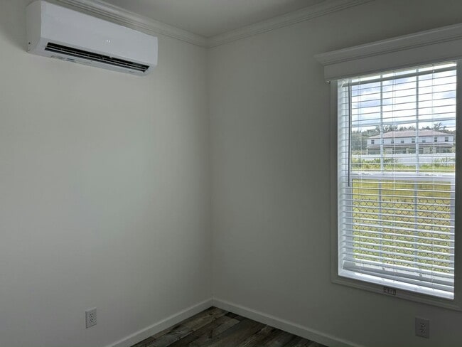 Building Photo - 6105 Land O' Lakes Blvd