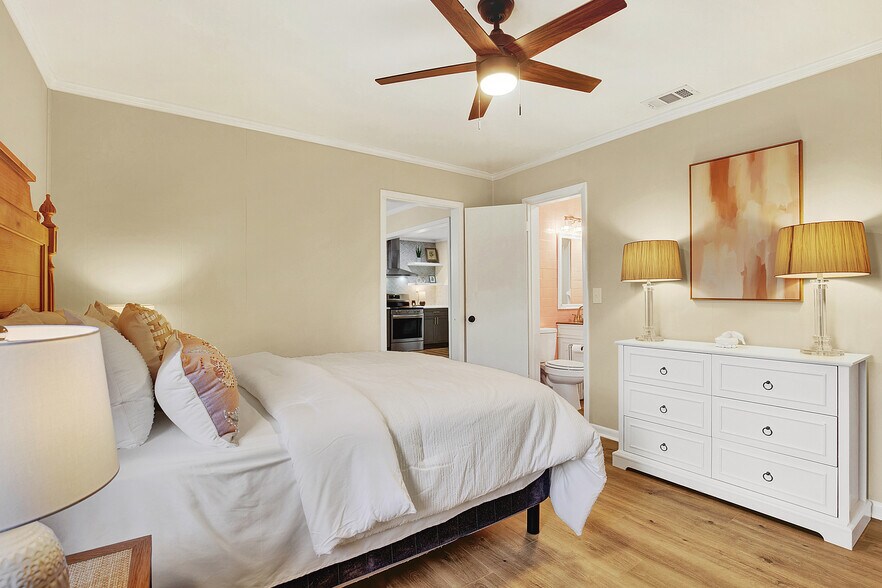 Building Photo - 1912 Hawthorne St