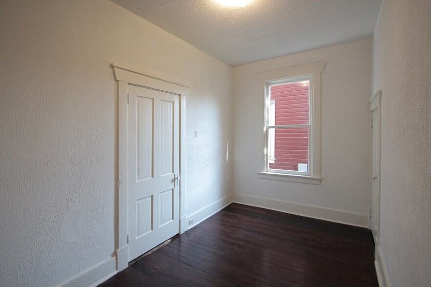 Building Photo - 315 Franklin Ave