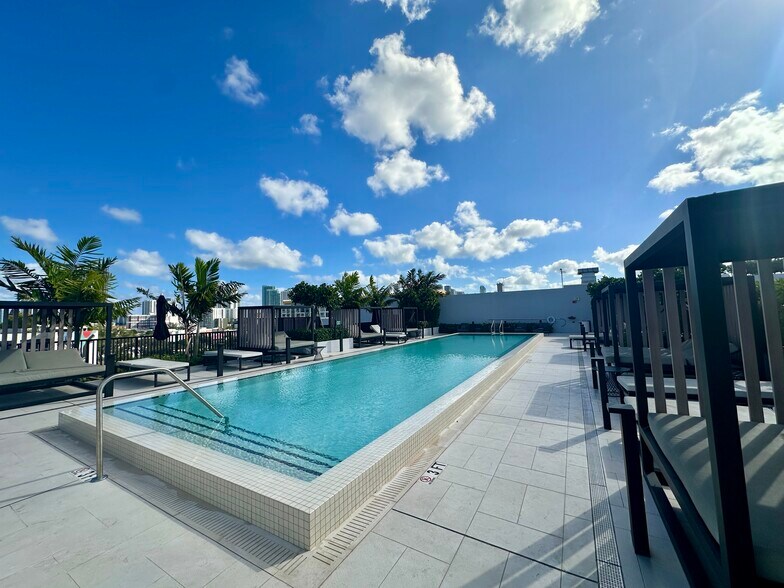 Building Photo - 120 NW 31st St