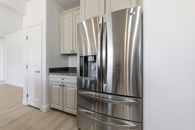 Building Photo - Luxury Golf Resort Living in Guard-Gated Tuscany – Henderson