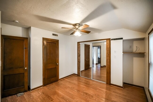 Building Photo - 409 E Melbourne Ave