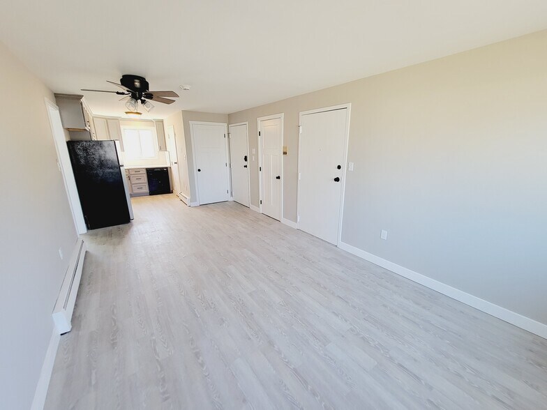 Building Photo - 41 Evergreene