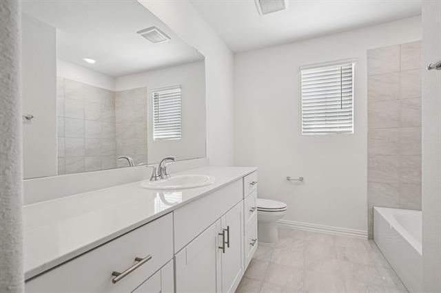 Building Photo - 806 Leavenworth Dr