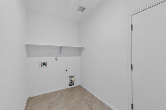 Building Photo - 4847 Mount Salas St NE