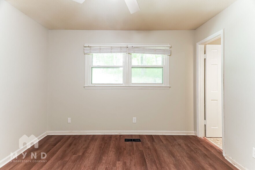 Building Photo - 1840 Westridge Dr