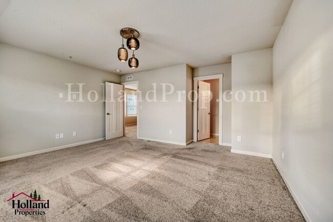 Building Photo - Beautiful Corner-Lot Home in South Hillsboro