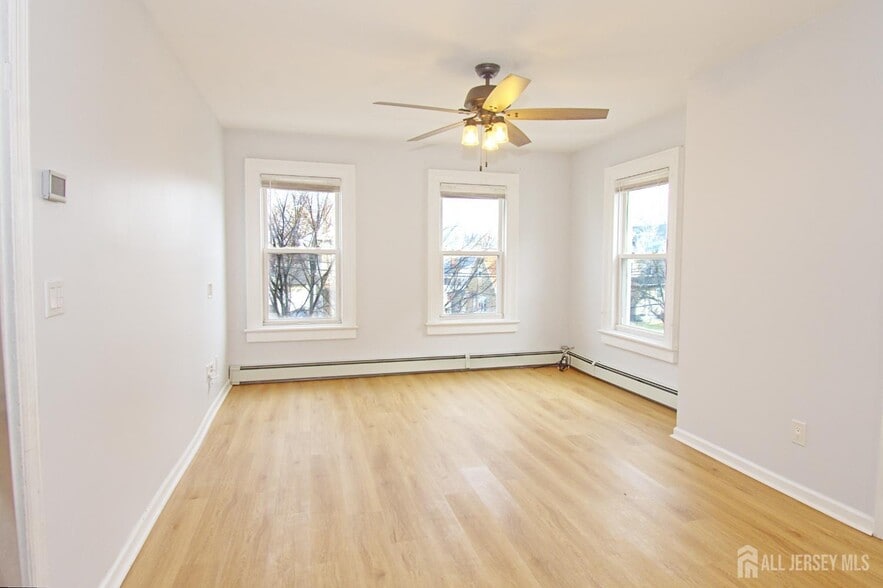 Building Photo - 1076 Fulton St