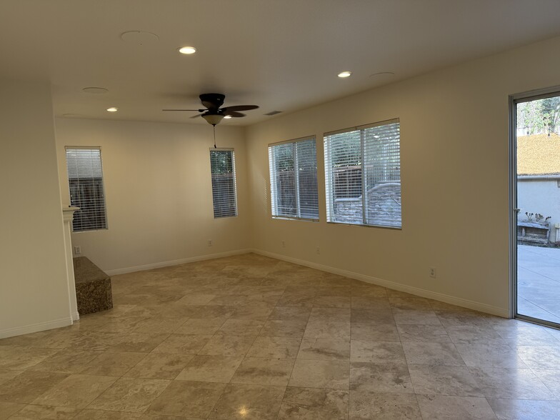 Building Photo - 18 Copperstone Ln