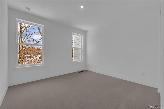 Building Photo - 10790 Barrett