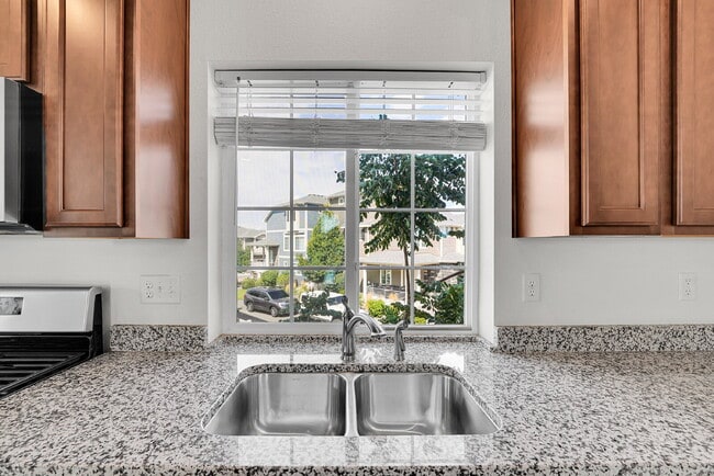 Building Photo - $2,795.00 - 3 Bedrooms, 2.5 Bathrooms, Sin...