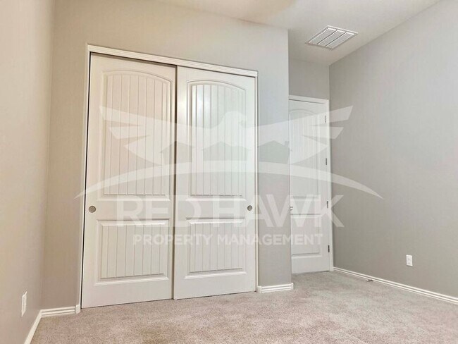 Building Photo - 3567 E Chestnut Ln