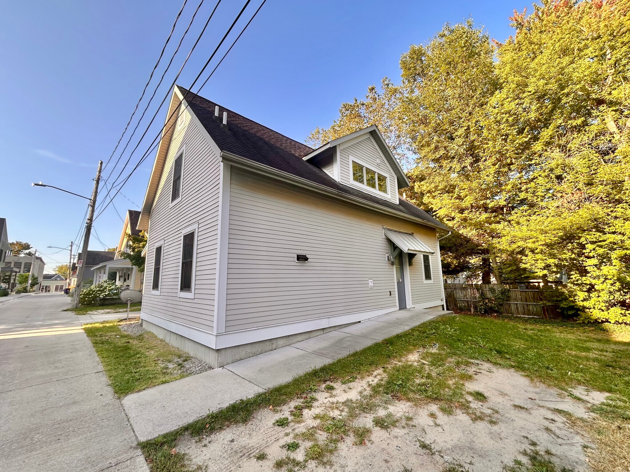 Back Exterior View - 327 Freyling Pl SE