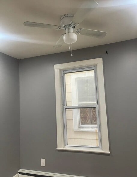 Building Photo - 36 Lincoln Pl