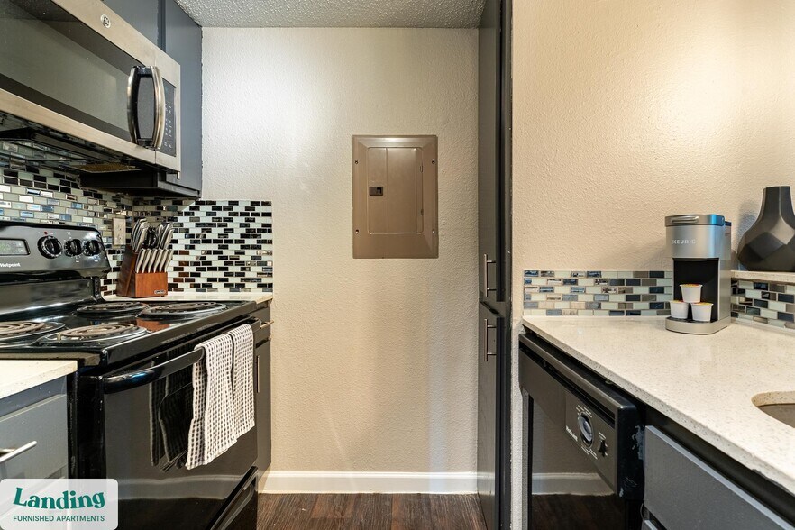 Building Photo - 711 Brentford Pl