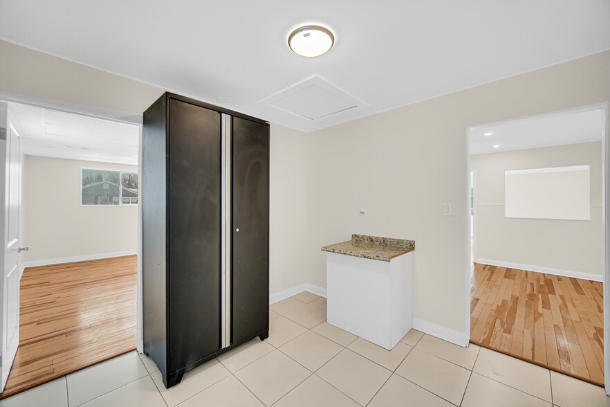 Building Photo - 3127 Woodworth Pl