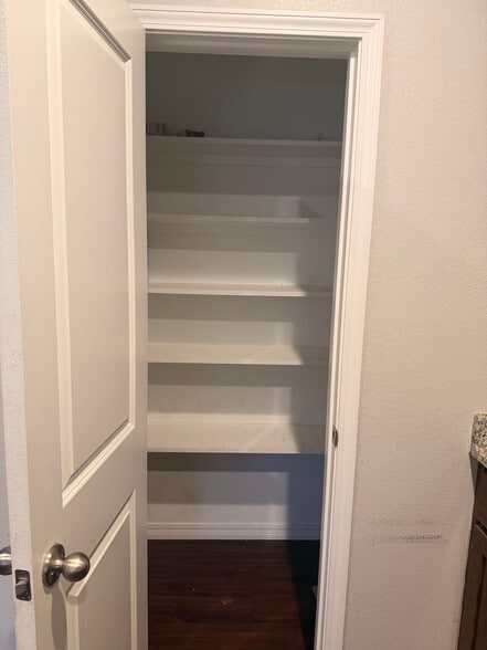 Building Photo - 1002 Westgate Ave