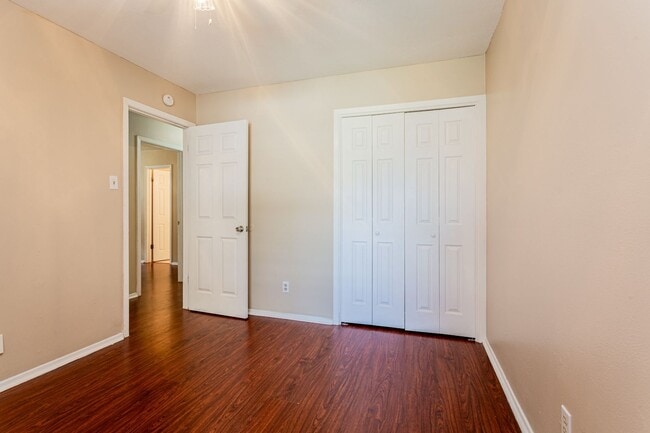 Building Photo - 3004 Pecan Springs Rd