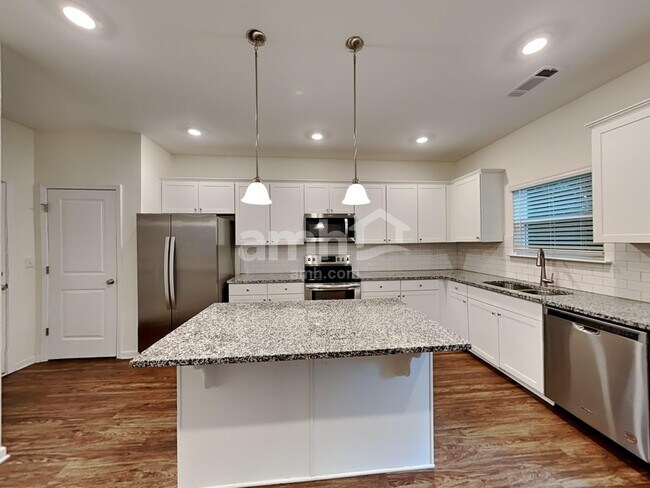 Building Photo - 73 Shelby Ct