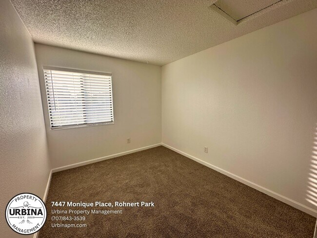 Building Photo - Beautiful 3-Bedroom Home with a Sparkling ...