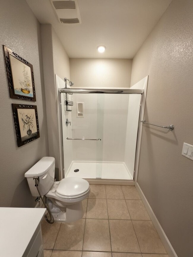 Building Photo - Pleasanton 4 Bed / 3 Bath, Top Rated Schools, Solar