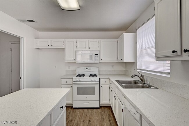 Building Photo - 8213 Mt Brodie Cir