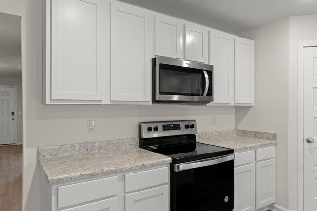 Building Photo - 6406 Arcadia Bluffs Ave