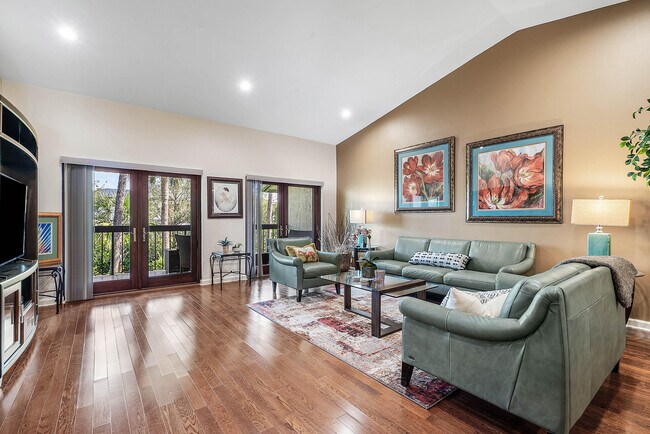 Building Photo - 11355 Pond View Dr