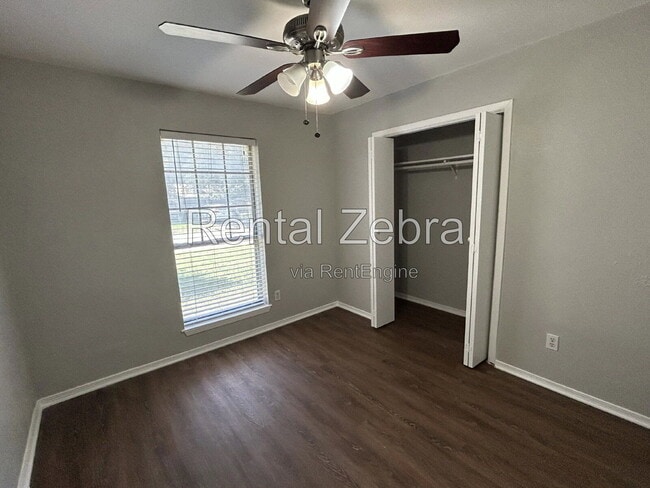 Building Photo - 6005 Lindy Ln