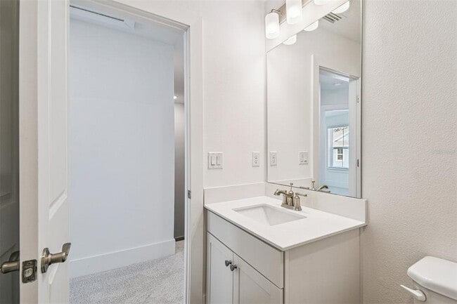 Building Photo - 1951 Risby Aly