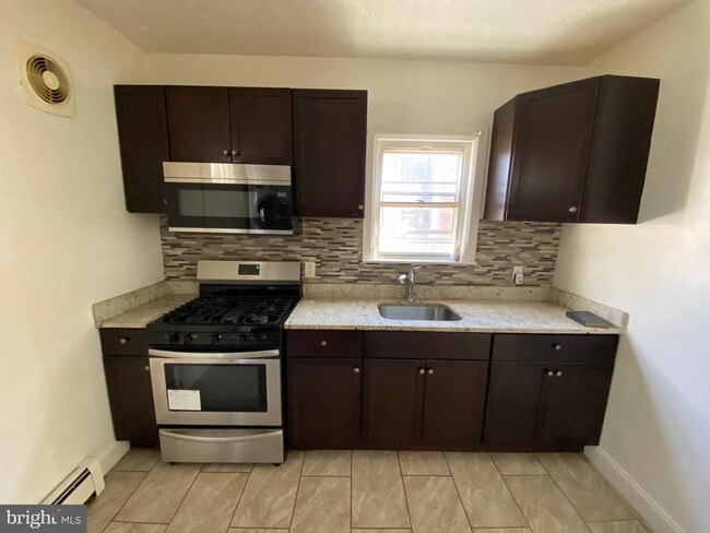 Building Photo - 2320 Anoka Ave