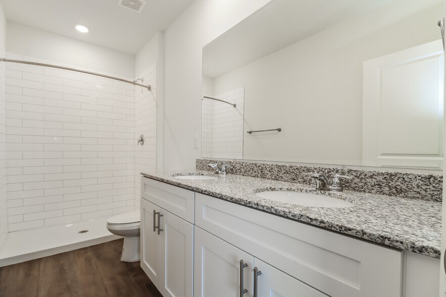 Building Photo - 11857 Mountain Retreat Ln