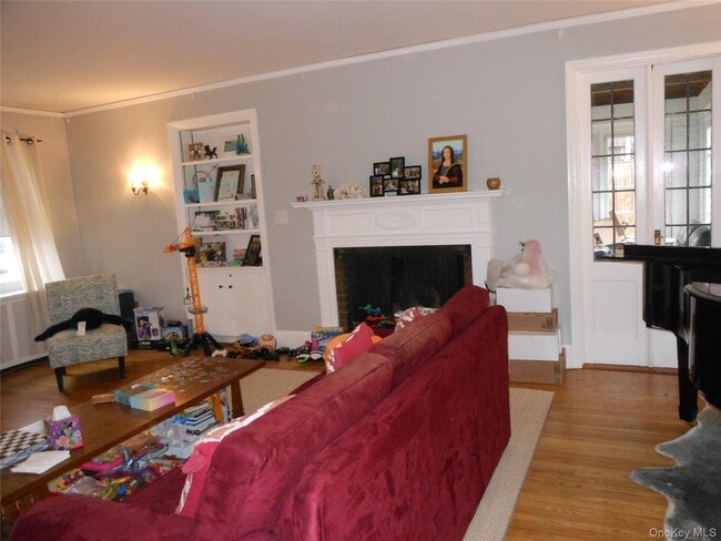 Building Photo - 47 Monroe St