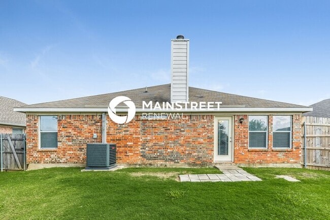 Building Photo - 3 Bedroom Pet-Friendly Home in Arlington, TX with Main Street Renewal