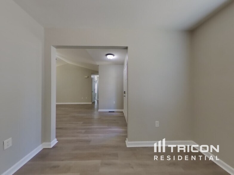 Building Photo - 121 Millwheel Dr