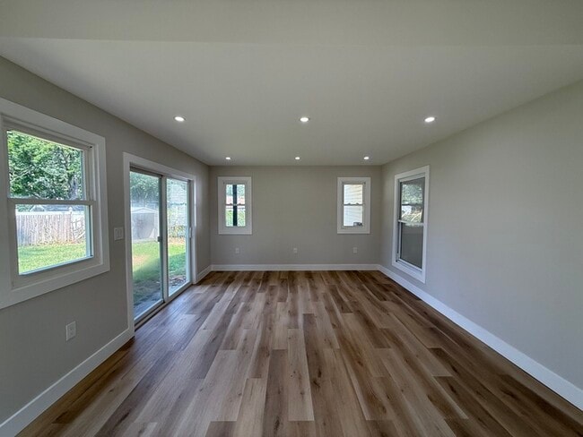 Building Photo - 1471 Frances Ln