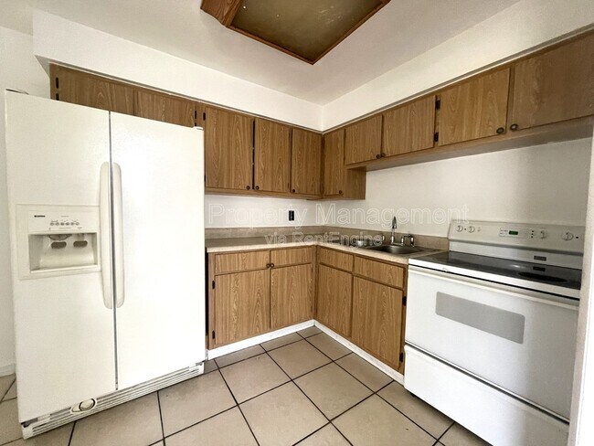 Building Photo - 623 Joel Blvd