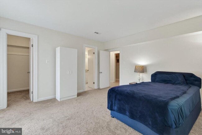 Building Photo - 740 Kentland Dr
