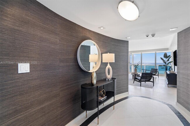 Building Photo - 2100 S Ocean Ln